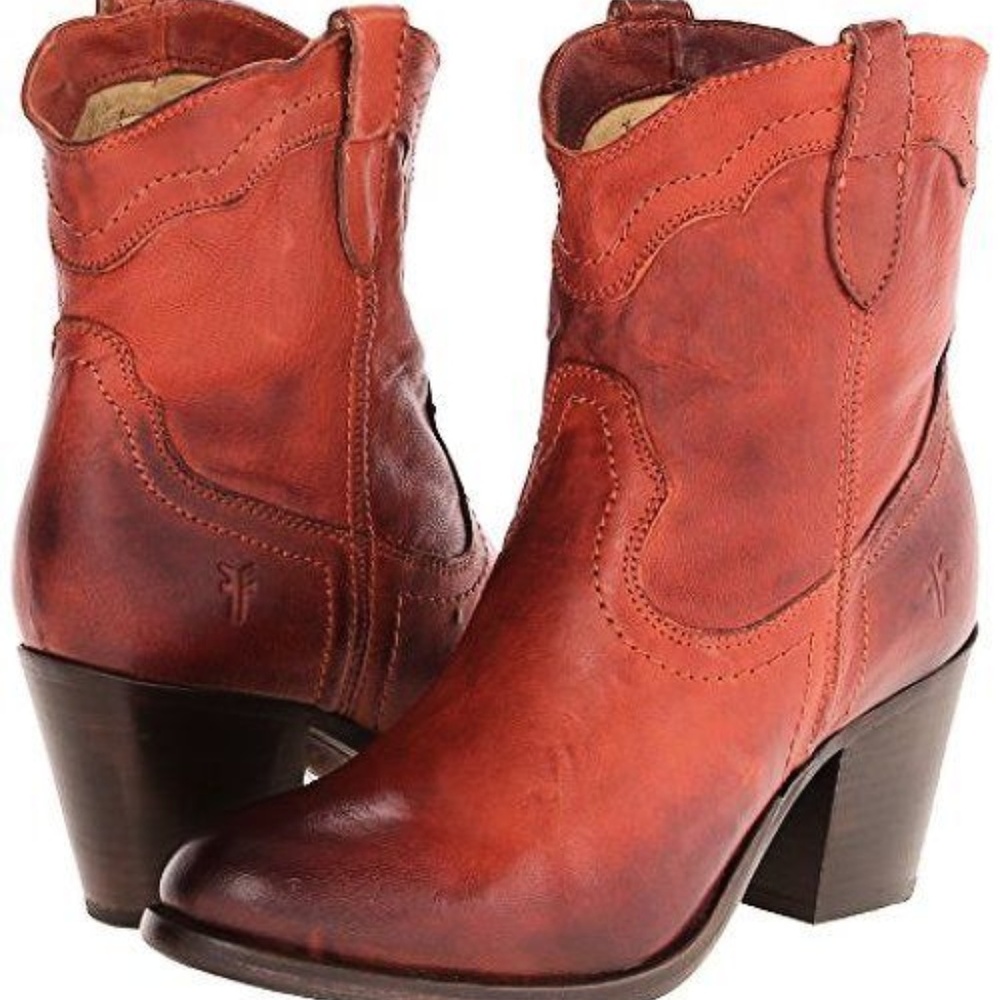 RED Frye Tabitha Pull-on Short